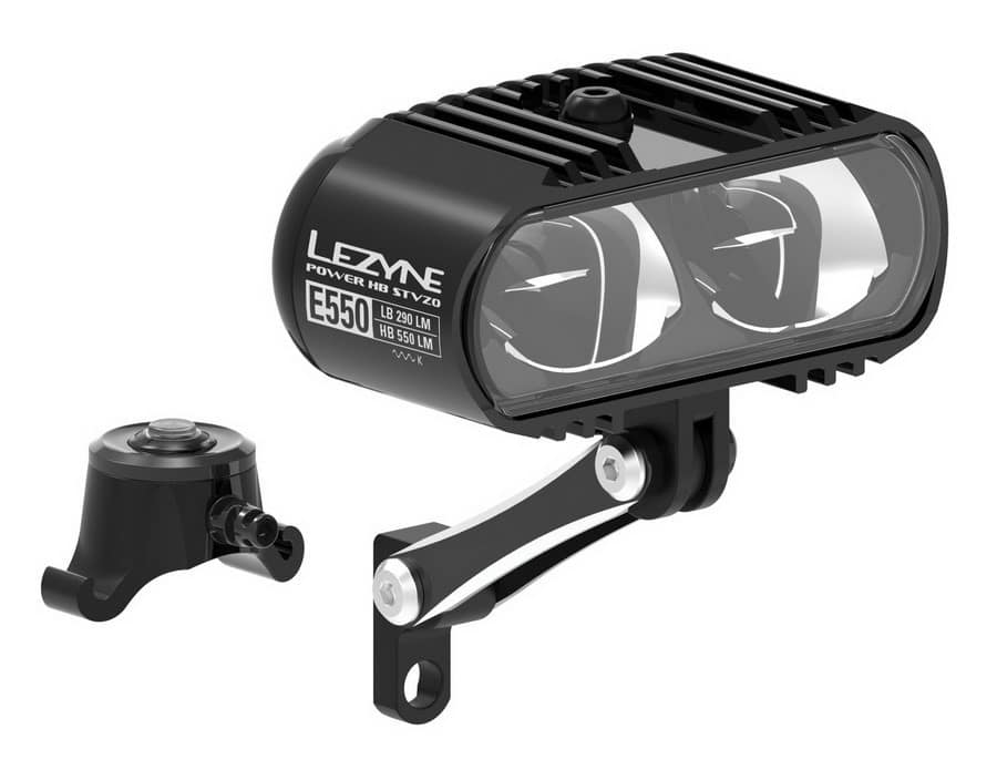Lampka przednia LEZYNE EBIKE POWER HB STVZO E550 550 lumenów 120 luxów, AUTO DAY/NIGHT SENSOR pod napęd elektryczny, system mocowania X-LOCK, kabel 130cm czarna (WYPRZEDAŻ -50%)