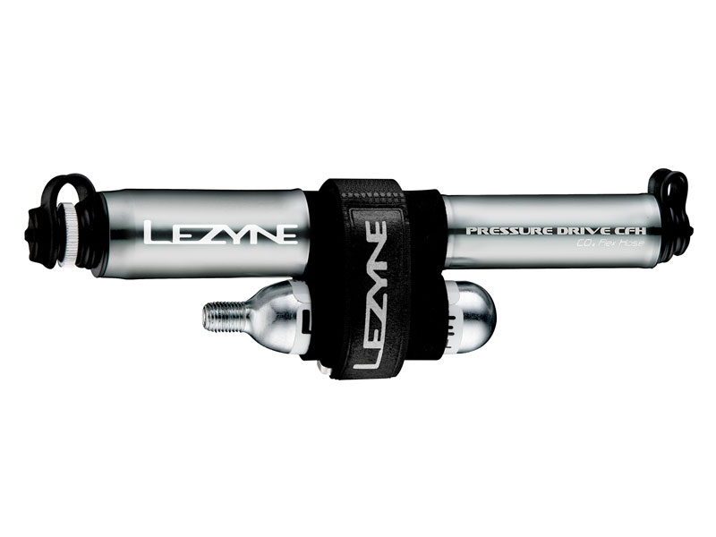 Pompka ręczna LEZYNE PRESSURE DRIVE CFH HP 120psi metalowy przewód CO2 + 1x nabój gazowy 16g grafitowa (WYPRZEDAŻ -50%)