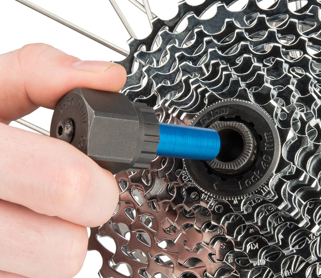 FR-5.2GT is compatible with thru axle hubs