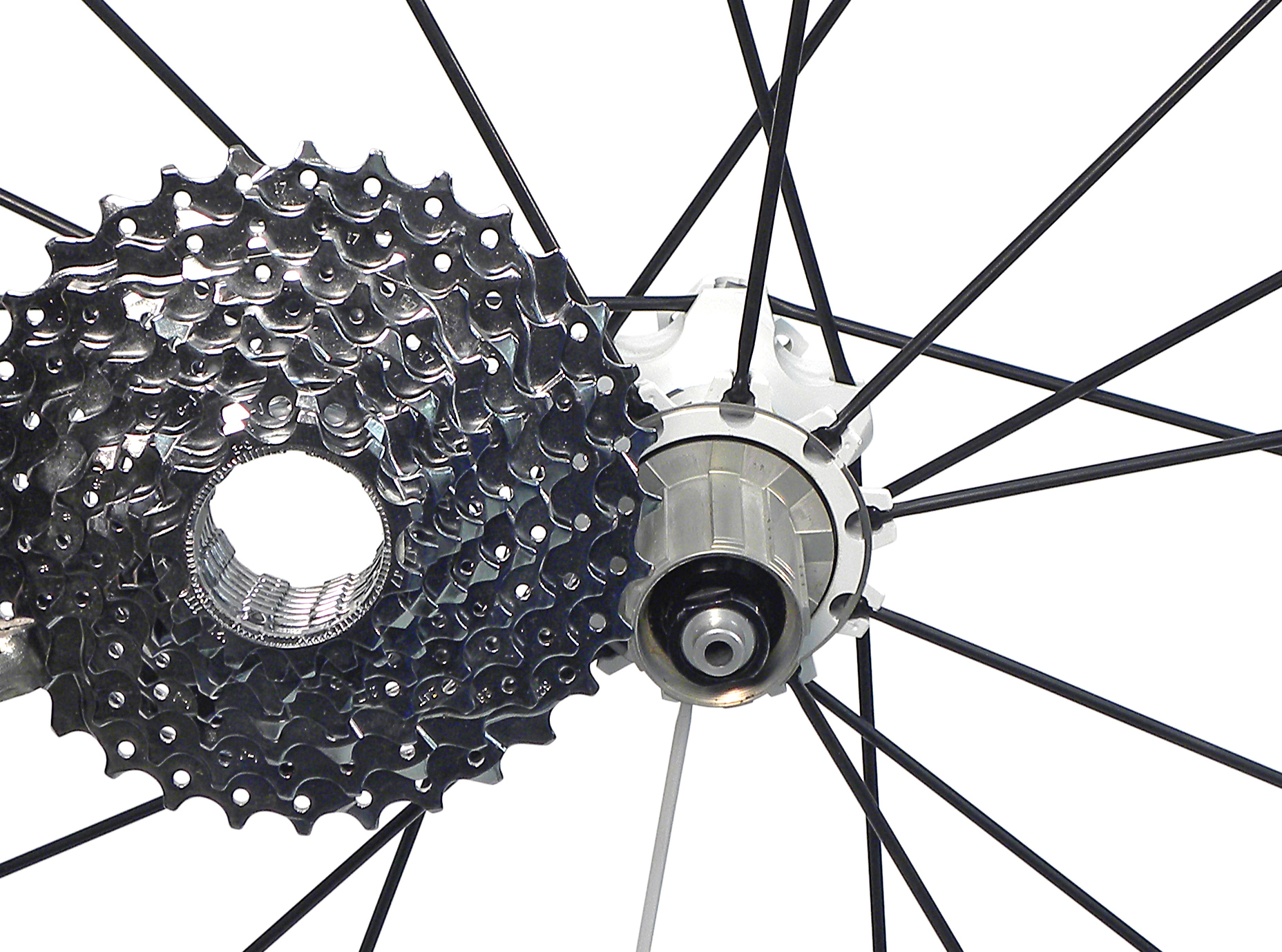A cassette and a hub with a freehub system