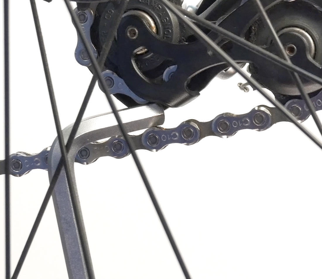 Use 8 mm hex as feeler gauge