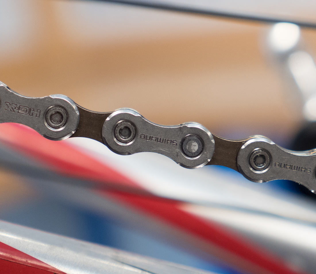 Connecting rivet