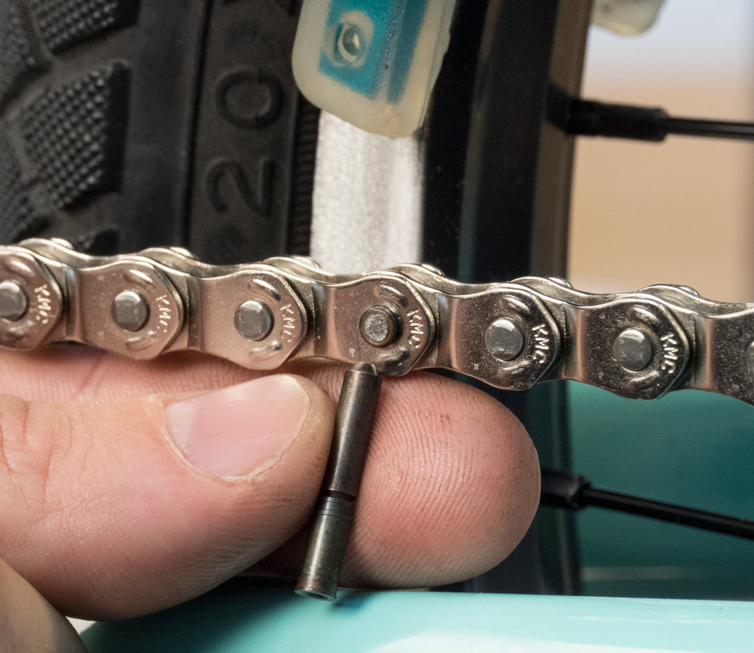 Connecting rivets have different appearance