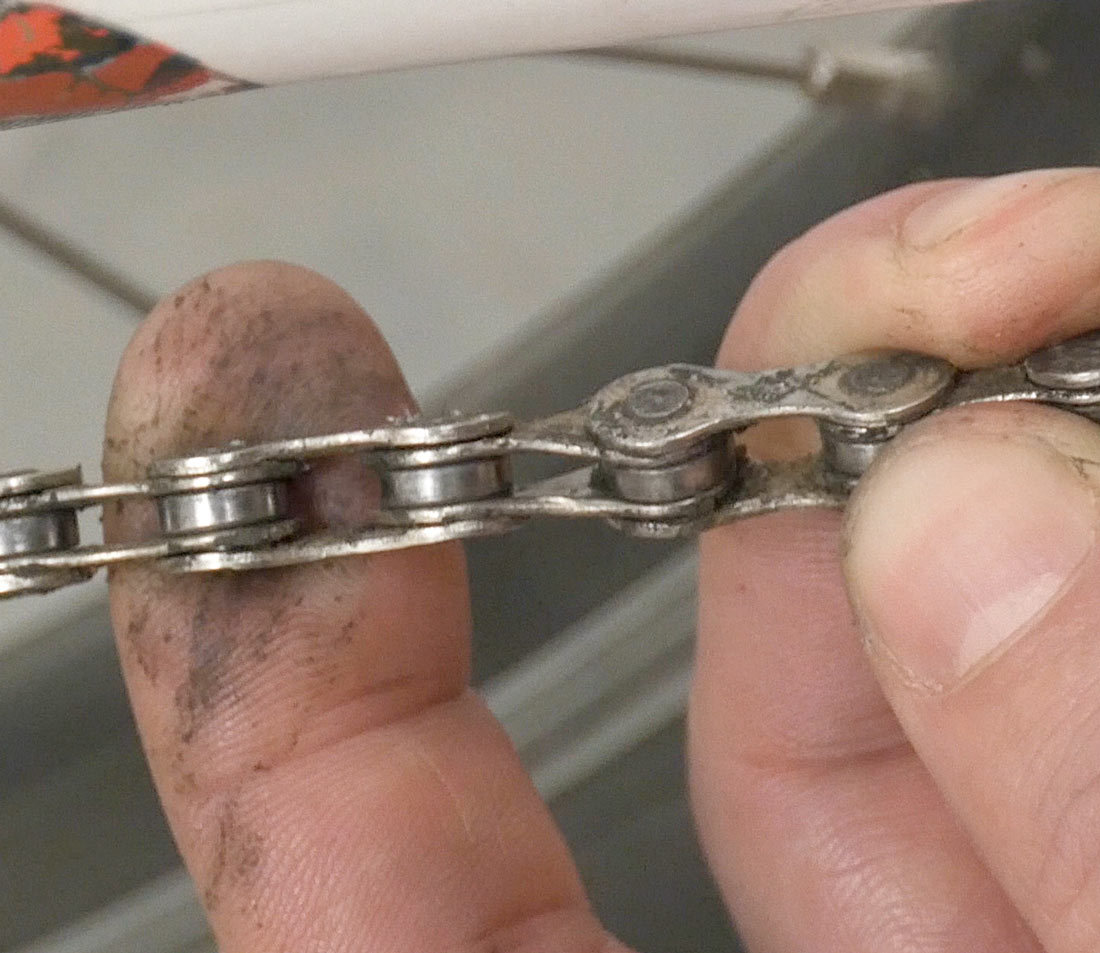 Identify twisted links