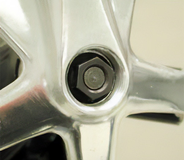 Crank nut on threaded spindle stud