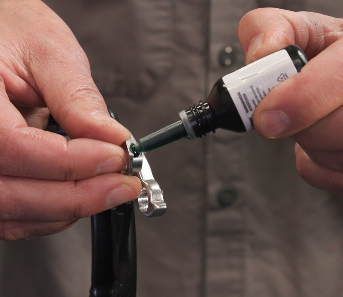 Thread Repair Retaining Compound