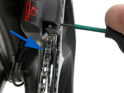 Figure 34. Inspect the gap between chain and cage