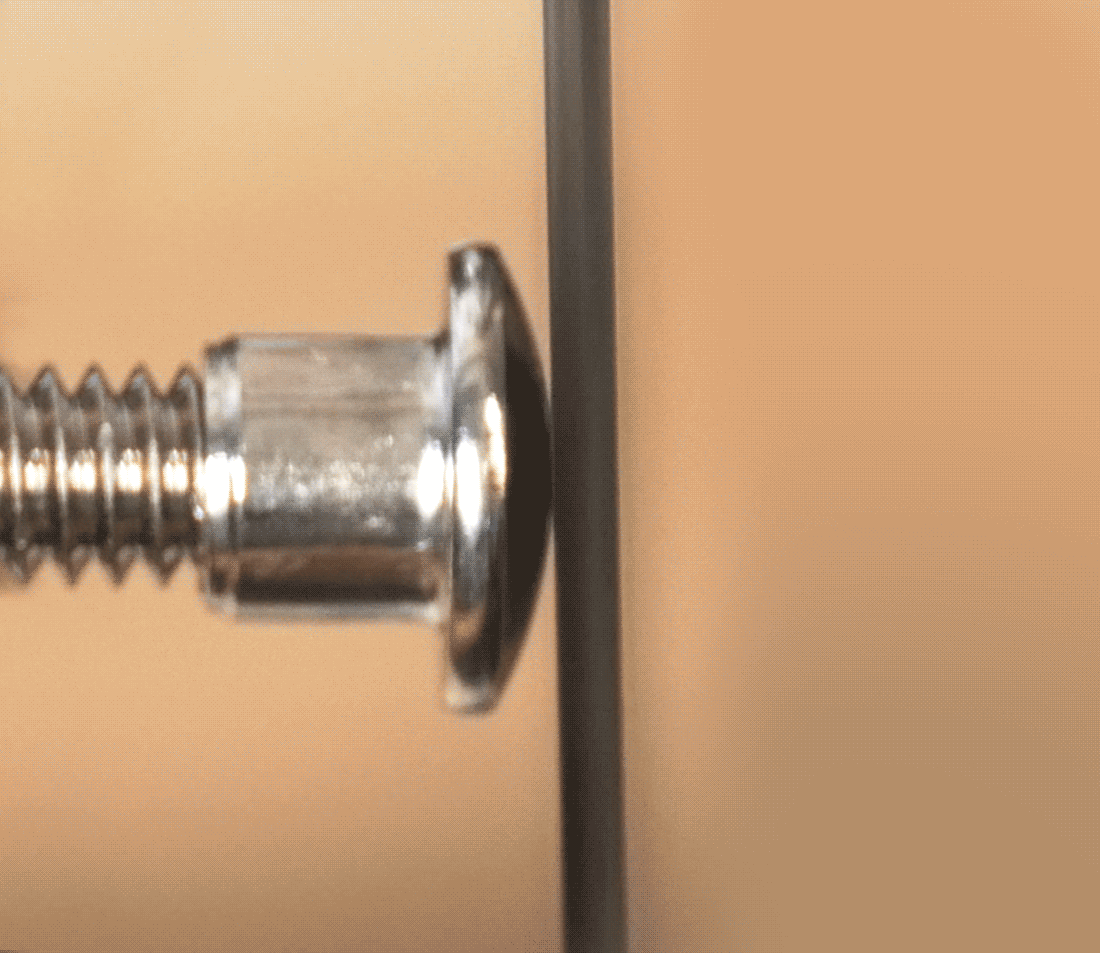 Lateral deviation to the inside