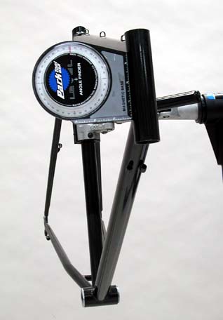 Using angle finder to compare head tube and seat tube