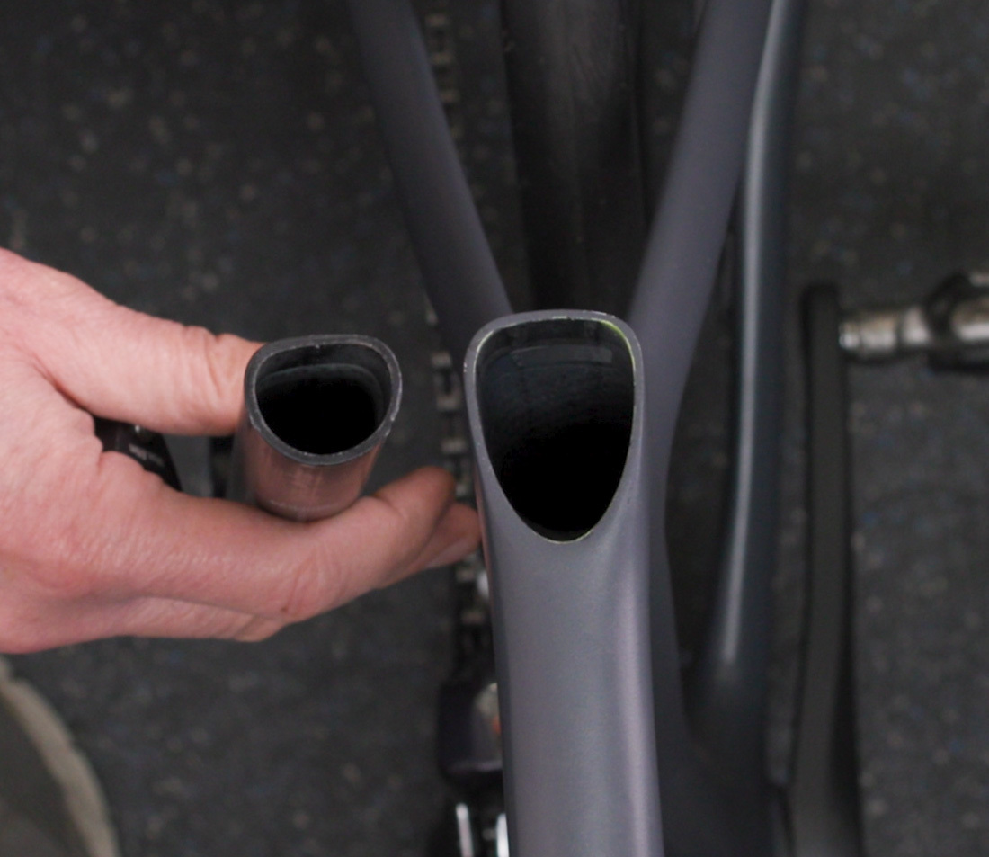 D-Fuse seatpost and compatible frame