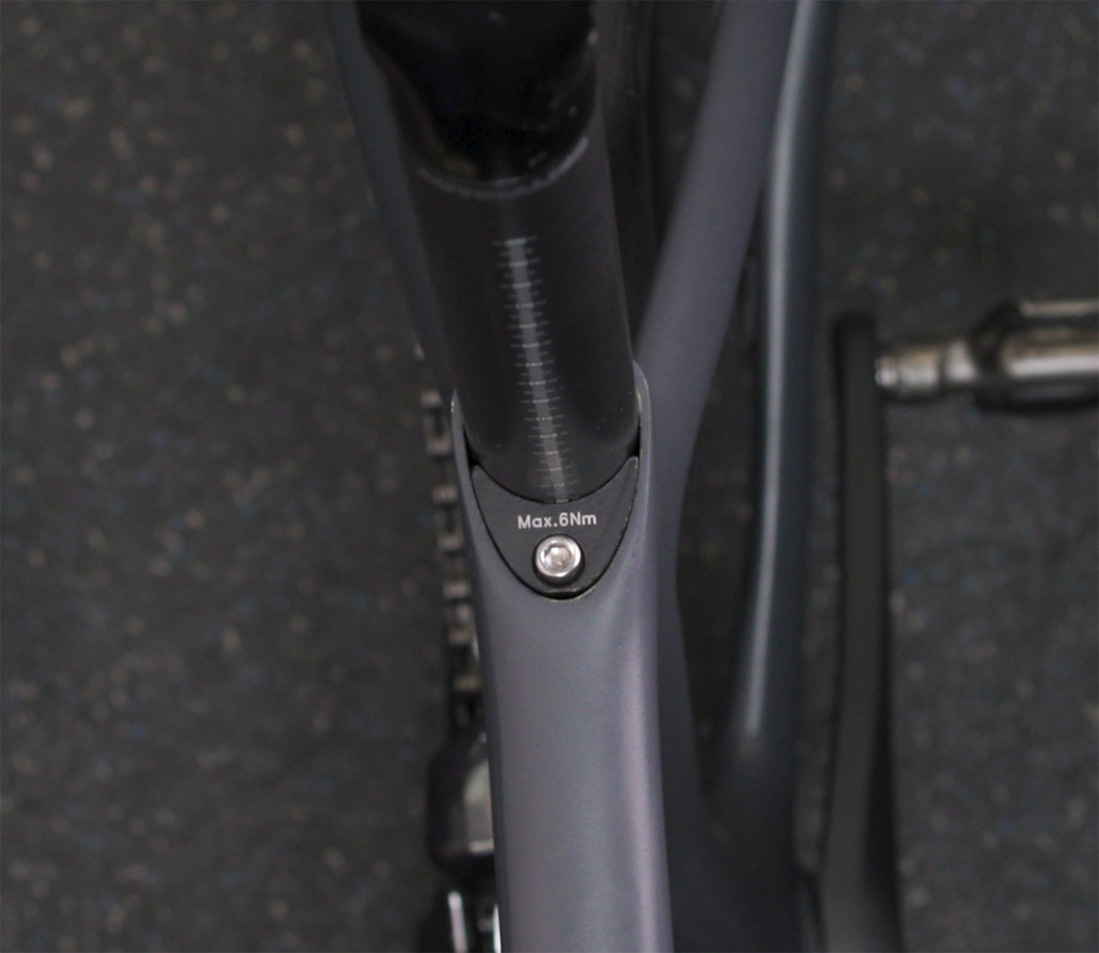 D-Fuse-compatible frame with seatpost and wedge installed
