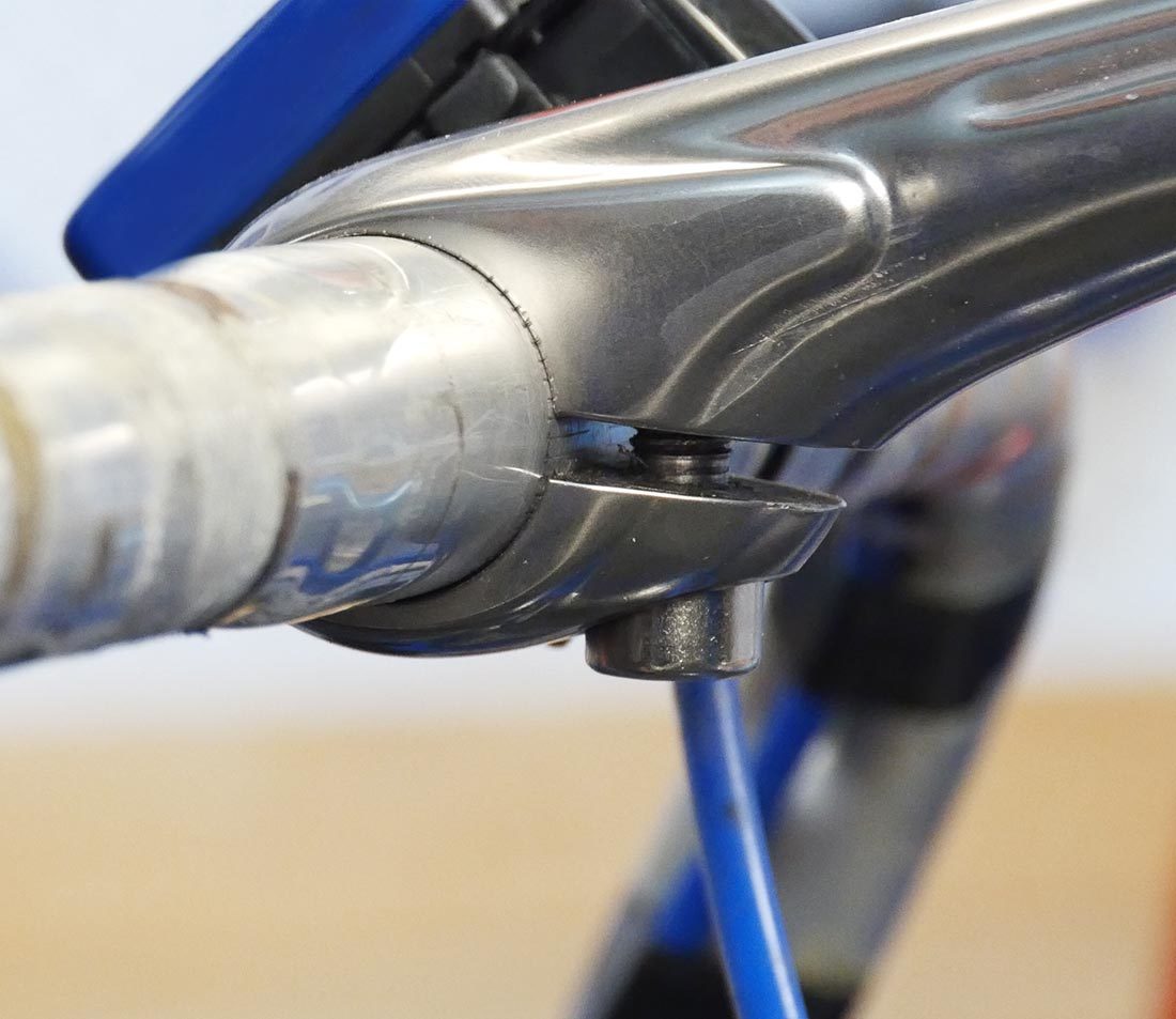 Compression slotted stem