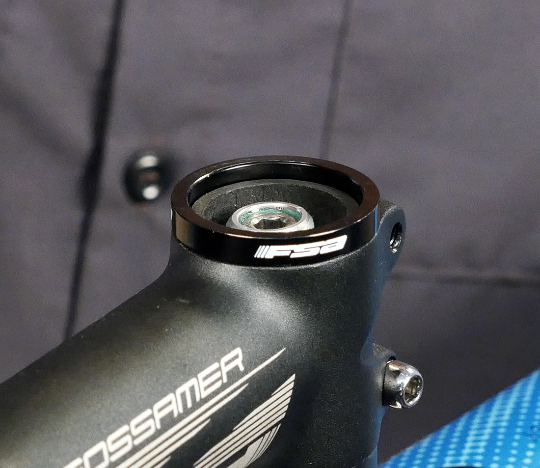 Proper carbon steerer tube setup with spacer on top of stem