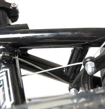 Figure 7. Dual wires attaching to one caliper arm each