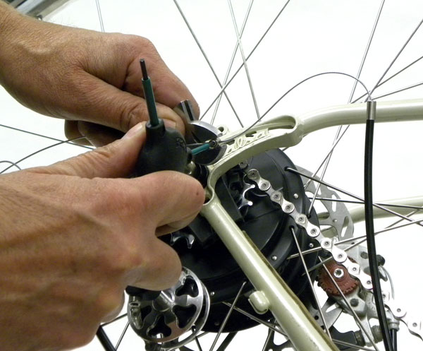 Figure 11. Secure shift cable fitting