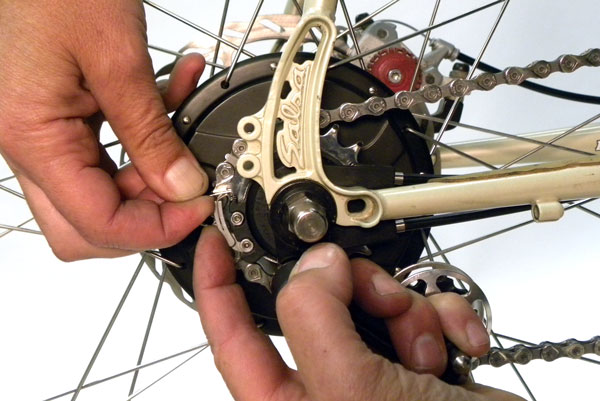 Figure 33. Snap latch closed
