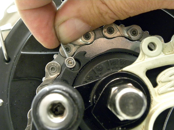 Figure 41. Release cable fitting from ratio-selector