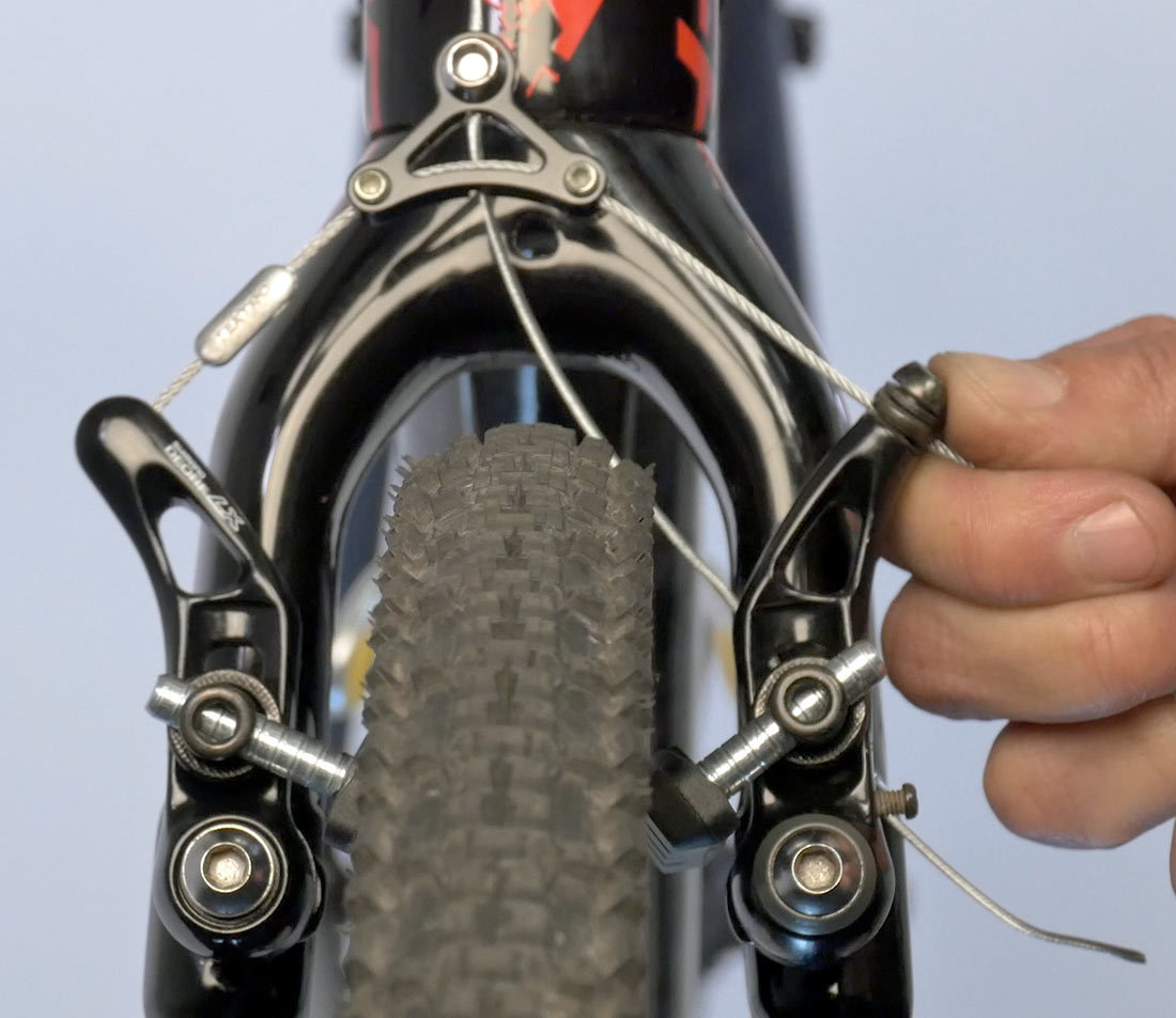 Feed more cable at the pinch bolt to widen these arm until parallel