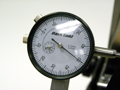 Figure 13. Balanced face of dial indicator. Face numbers proceed both clockwise and counter-clockwise of "0".
